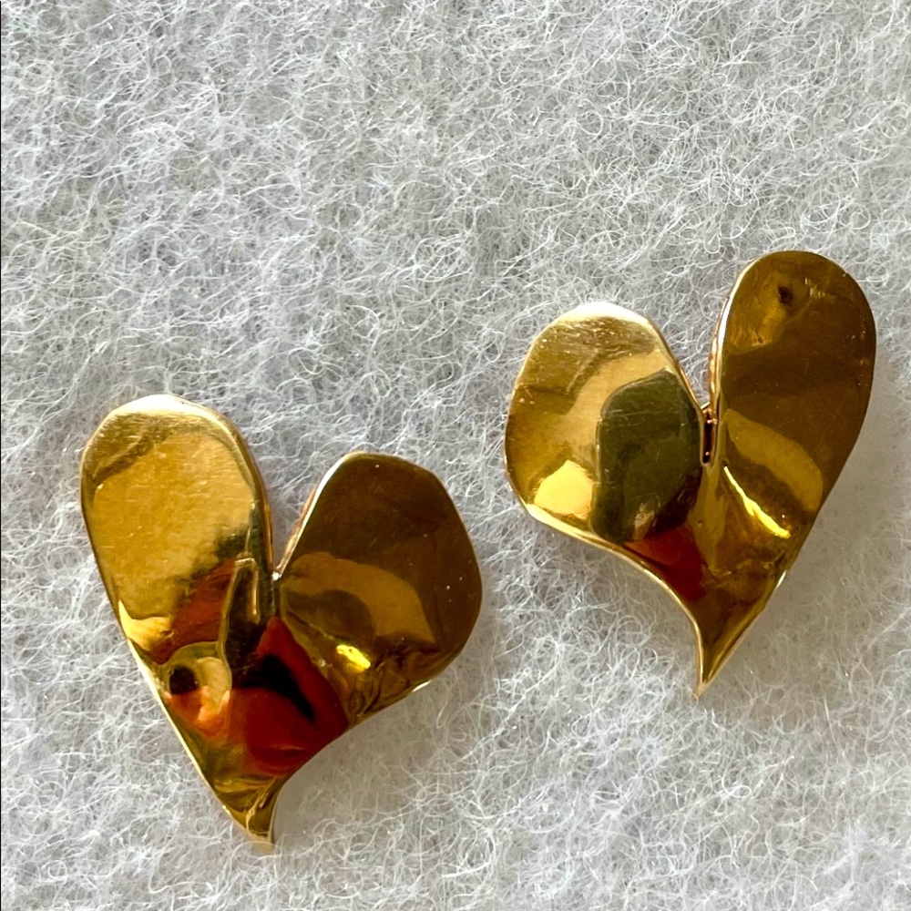 VINTAGE Pair of 14 k Gold Heart Earrings-